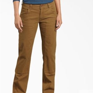 Dickies relaxed fit cargo pants. Size 6. Inseam 30”